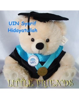 Boneka Wisuda Universitas Islam Negeri Syarif Hidayatullah - Dirasat Islamiyah (30 cm)
